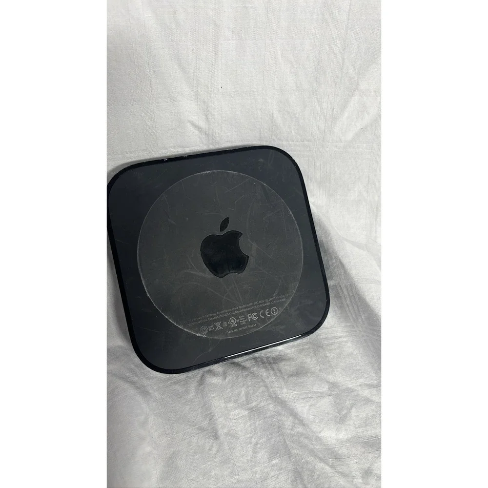 Apple TV 3rd Generation A1469 1080p HD Digital Media Streamer Black